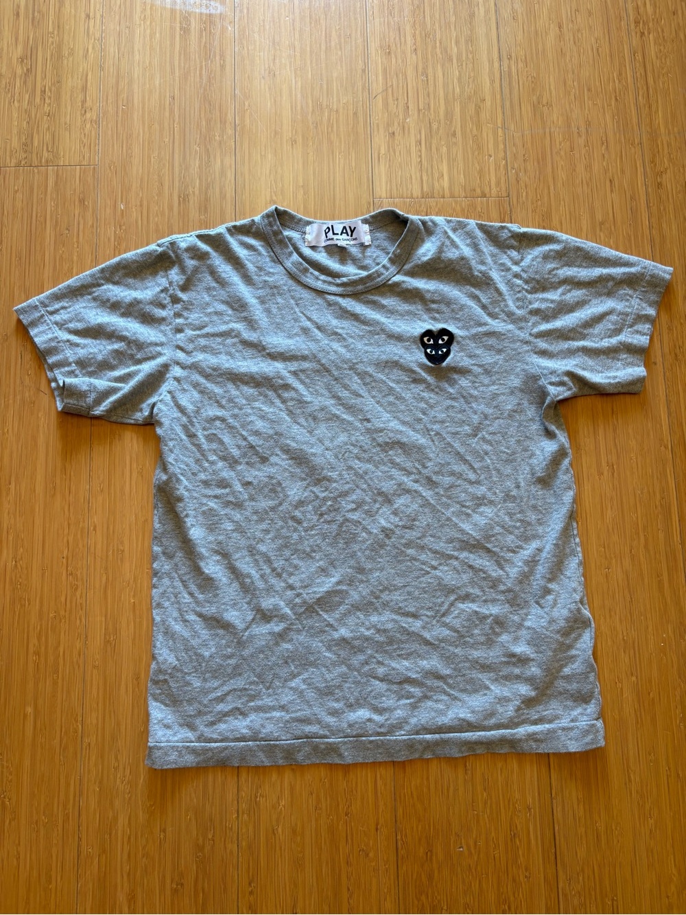 Comme des Garçons PLAY Men’s Gray Heart Logo Short Sleeve Crew Neck Tee Size M